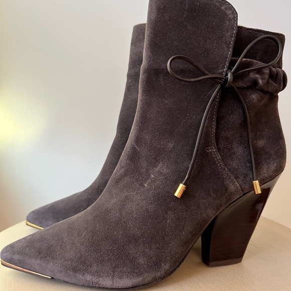 Tory Burch Elegant Suede Ankle Boots - Picture 2 of 11